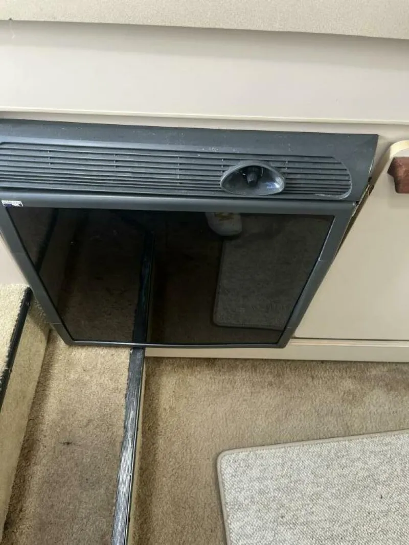 Slide: The Image of Carver Yachts 2557 Montego 1989 - 5186564