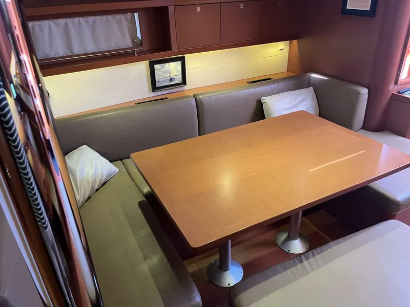 Slide: The Image of Beneteau Oceanis 48 Dinette - 5212769