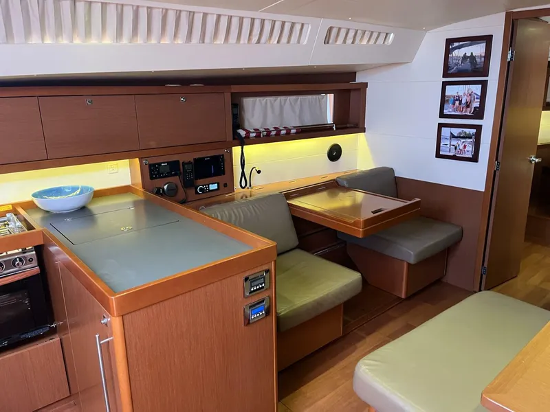 Slide: The Image of Beneteau Oceanis 48 Nav Station - 5212734