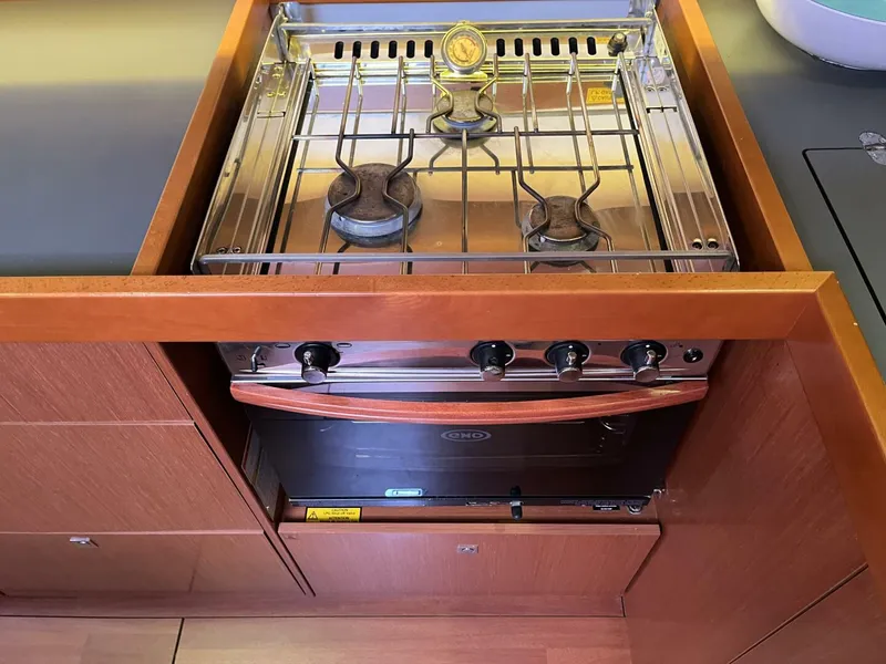Slide: The Image of Beneteau Oceanis 48 Stove & Oven - 5212749
