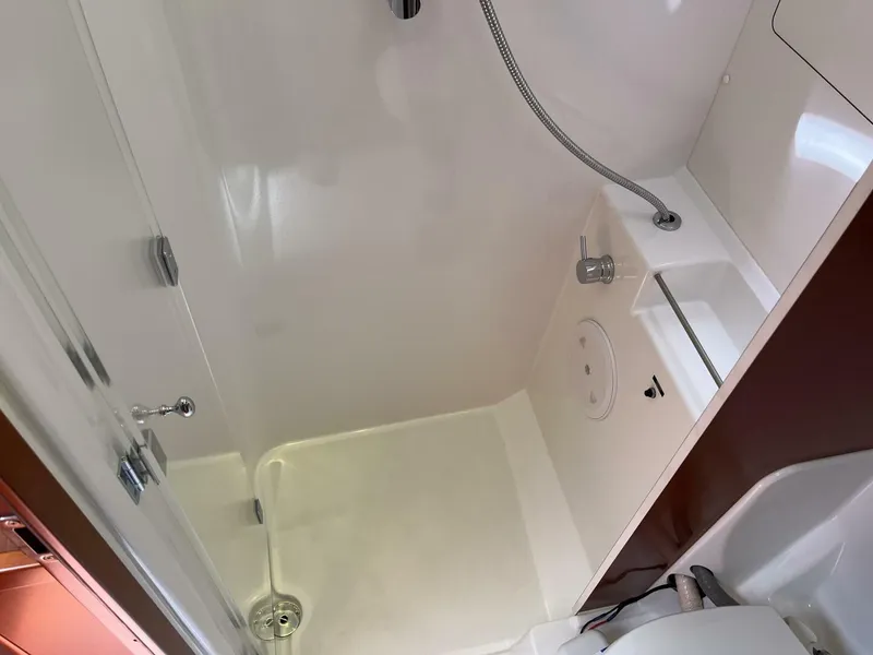 Slide: The Image of Beneteau Oceanis 48 Guest Head - 5212753