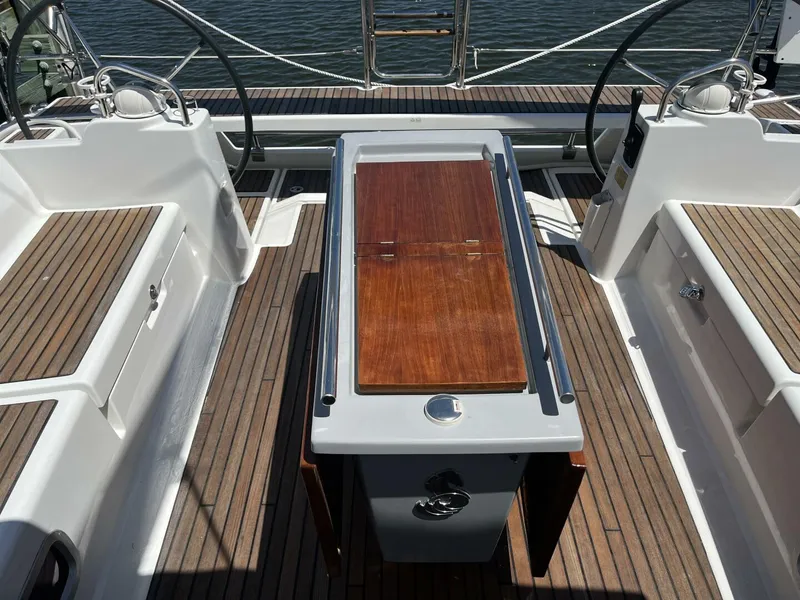 Slide: The Image of Beneteau Oceanis 48 Cockpit Table - 5212774