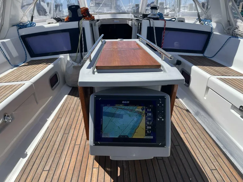 Slide: The Image of Beneteau Oceanis 48 12" MFD - 5212775