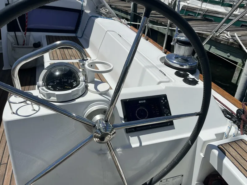 Slide: The Image of Beneteau Oceanis 48 Starboard Helm - 5212776