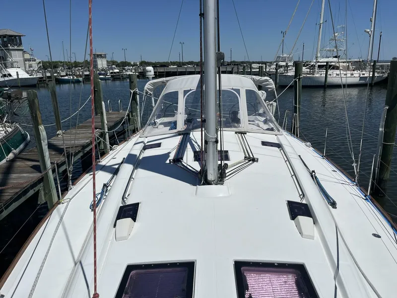 Slide: The Image of Beneteau Oceanis 48 Foredeck - 5212790
