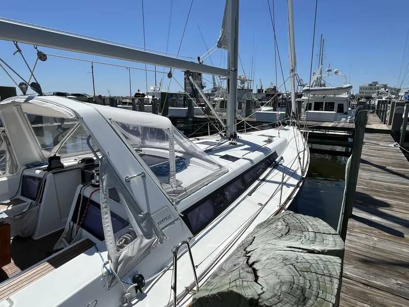 Slide: The Image of Beneteau Oceanis 48 Side Deck - 5212730