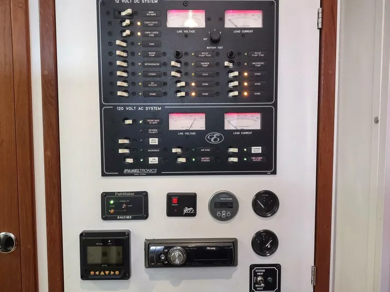 Slide: The Image of Endeavour Catamaran Corp Trawlercat 36 2002 - 5182372