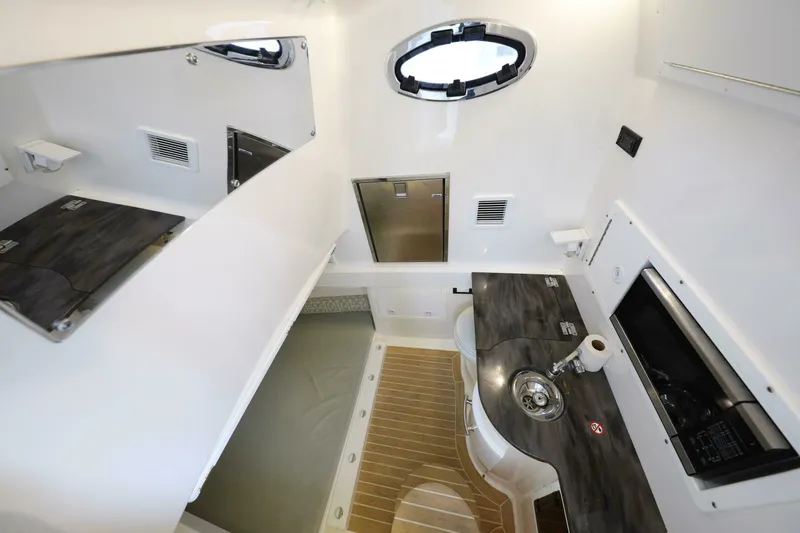 Slide: The Image of Regulator Marine 34 SS 2018 - 5182853