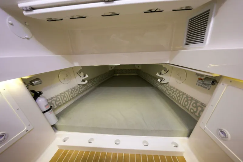 Slide: The Image of Regulator Marine 34 SS 2018 - 5182854