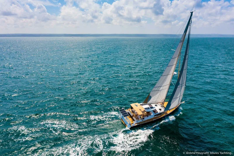 Slide: The Image of Allures 51.9 2026 - 5193673