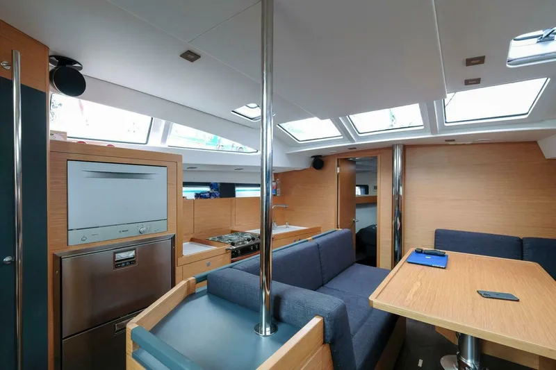 Slide: The Image of Allures 45.9 2026 - 5193759