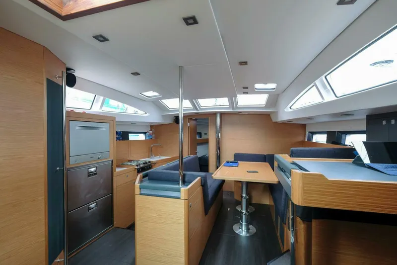 Slide: The Image of Allures 45.9 2026 - 5193763