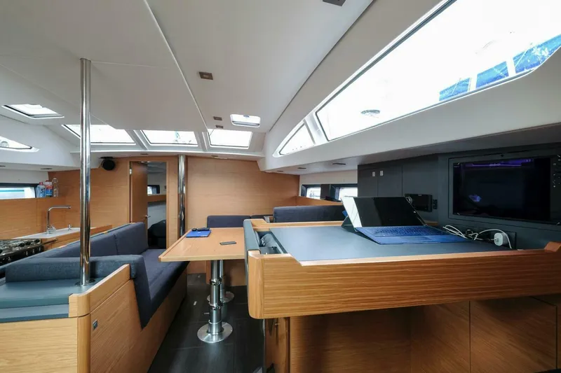 Slide: The Image of Allures 45.9 2026 - 5193765