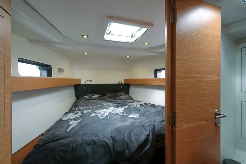 Slide: The Image of Allures 45.9 2026 - 5193773