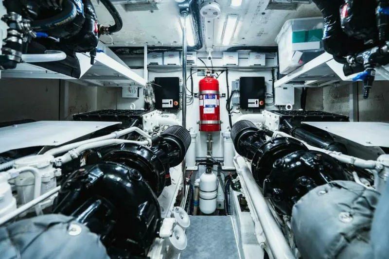 Slide: The Image of Engine Room 2009 Princess/Viking Sport Cruisers 70 Flybridge Empire Sun - 5183519