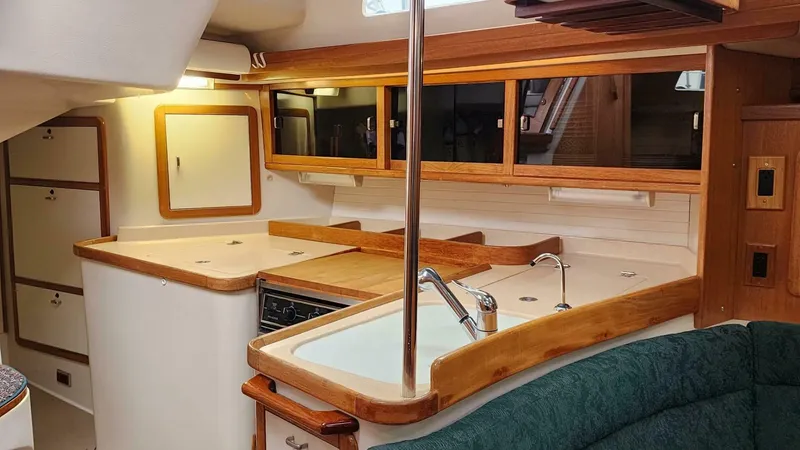 Slide: The Image of Catalina 42 mark II 1998 - 5190076