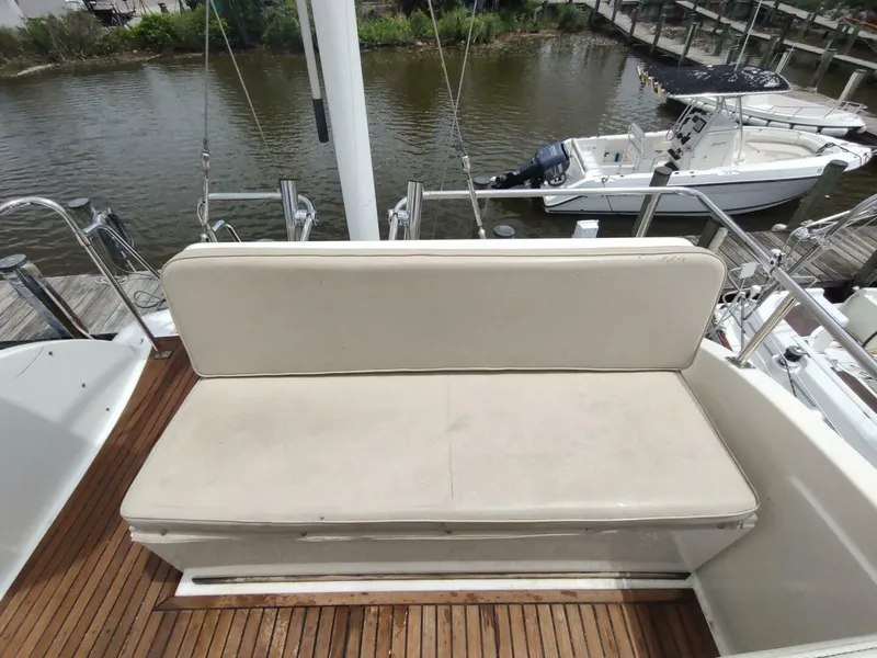 Slide: The Image of Grand Banks Eastbay 40 Flybridge 1996 - 5284597