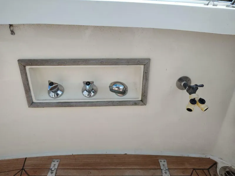 Slide: The Image of Grand Banks Eastbay 40 Flybridge 1996 - 5284584