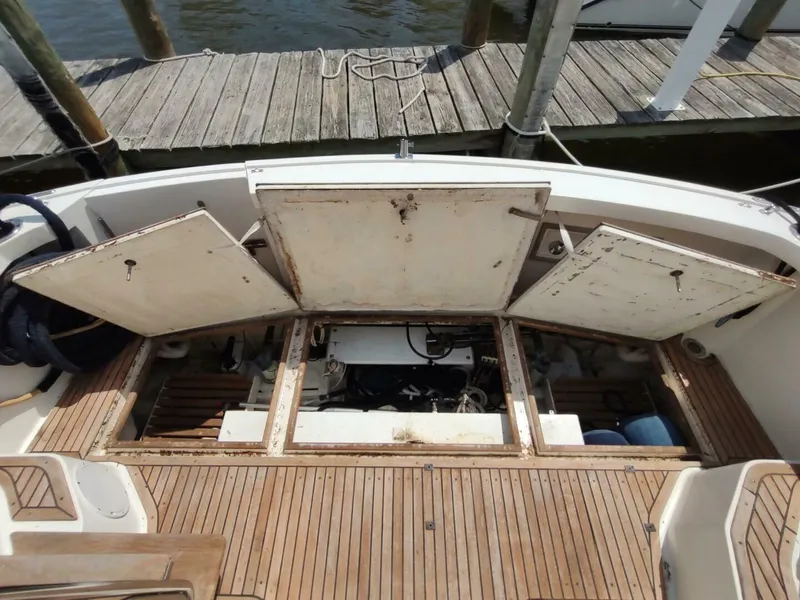 Slide: The Image of Grand Banks Eastbay 40 Flybridge 1996 - 5284591