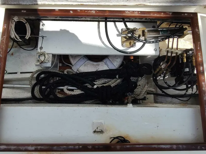 Slide: The Image of Grand Banks Eastbay 40 Flybridge 1996 - 5284569