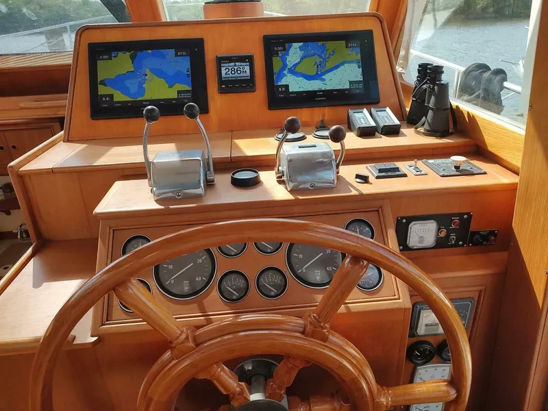 Slide: The Image of Grand Banks Eastbay 40 Flybridge 1996 - 5280766