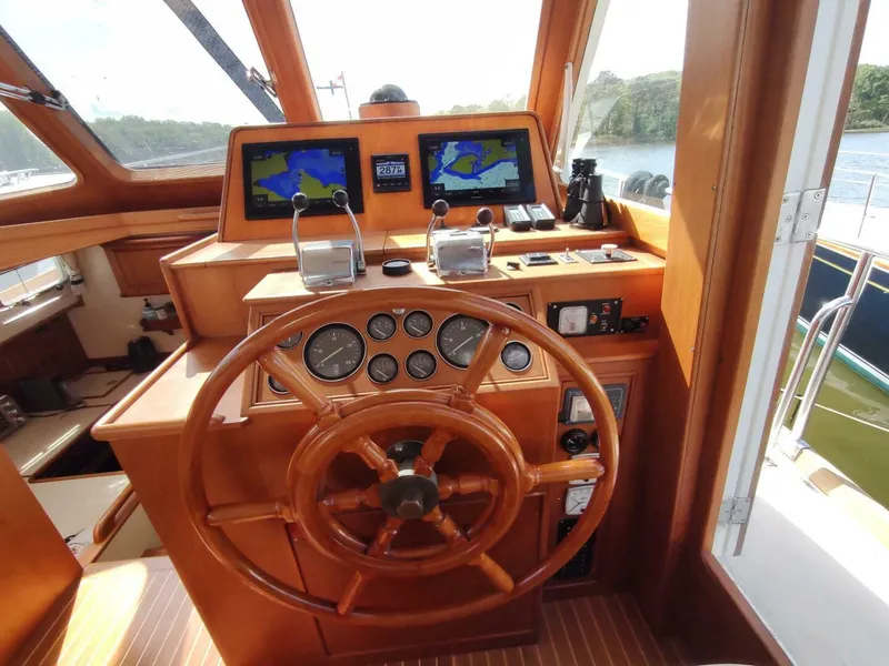 Slide: The Image of Grand Banks Eastbay 40 Flybridge 1996 - 5280768