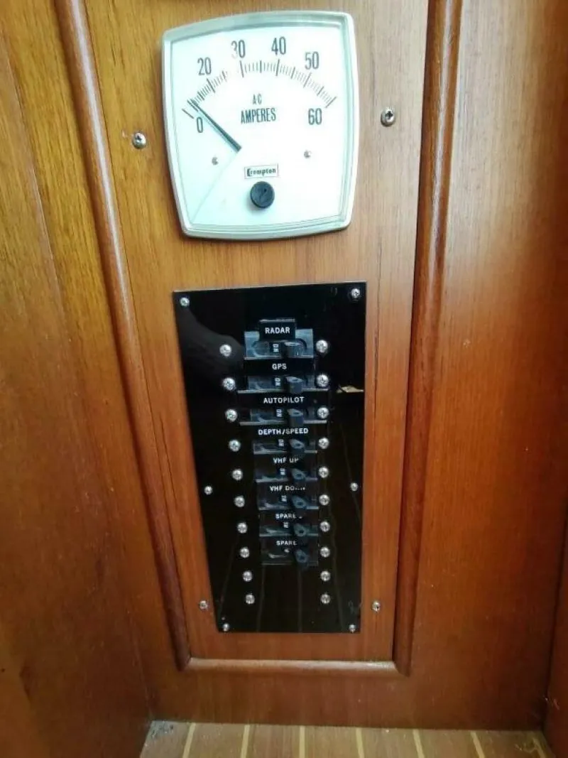 Slide: The Image of Grand Banks Eastbay 40 Flybridge 1996 - 5280786