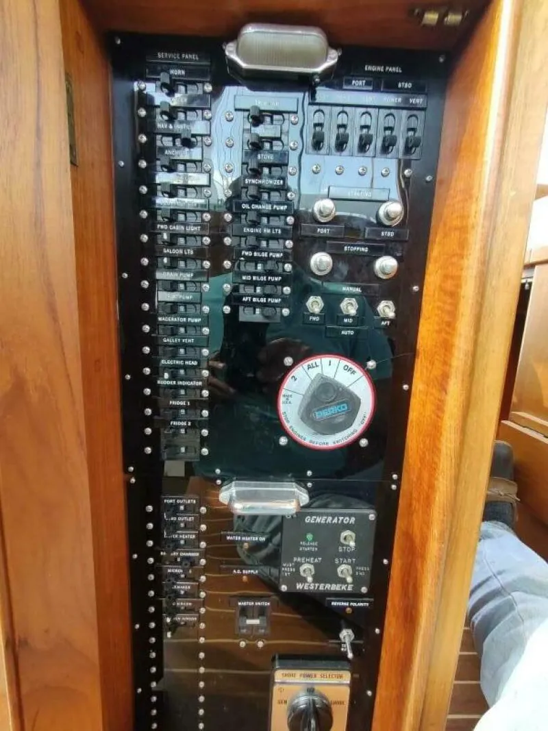 Slide: The Image of Grand Banks Eastbay 40 Flybridge 1996 - 5280782