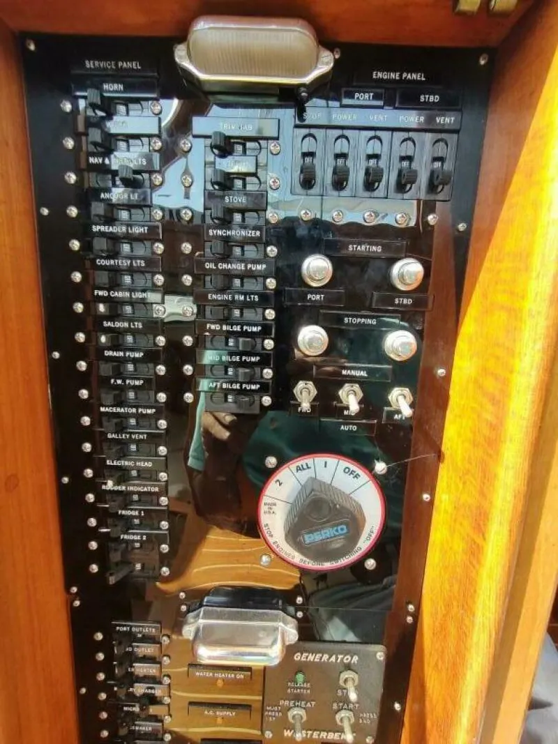 Slide: The Image of Grand Banks Eastbay 40 Flybridge 1996 - 5280785