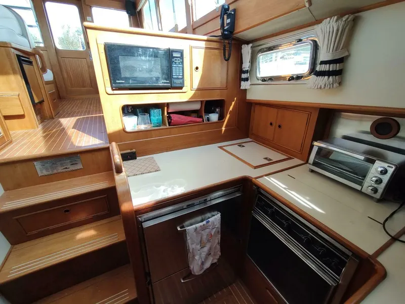 Slide: The Image of Grand Banks Eastbay 40 Flybridge 1996 - 5280794