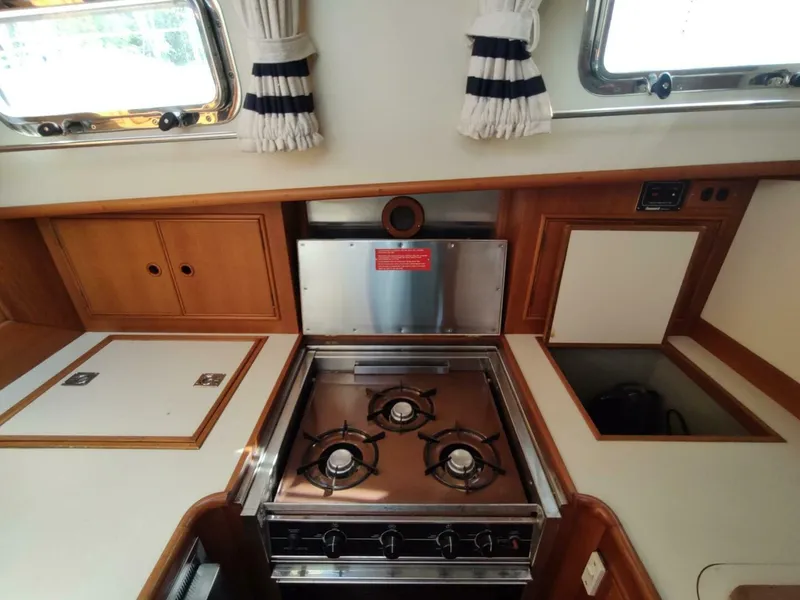 Slide: The Image of Grand Banks Eastbay 40 Flybridge 1996 - 5280800