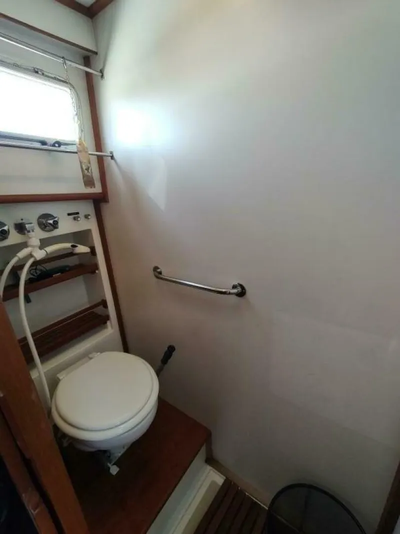 Slide: The Image of Grand Banks Eastbay 40 Flybridge 1996 - 5280806