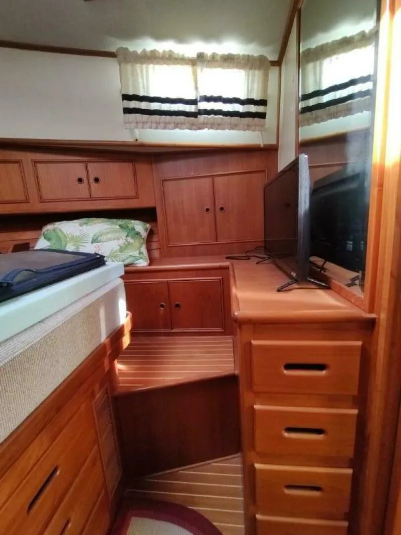 Slide: The Image of Grand Banks Eastbay 40 Flybridge 1996 - 5280818