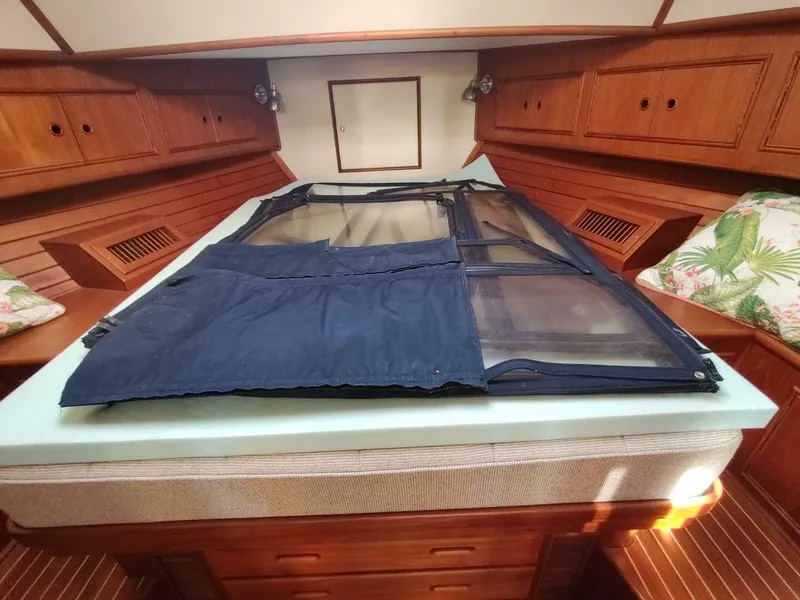 Slide: The Image of Grand Banks Eastbay 40 Flybridge 1996 - 5280815