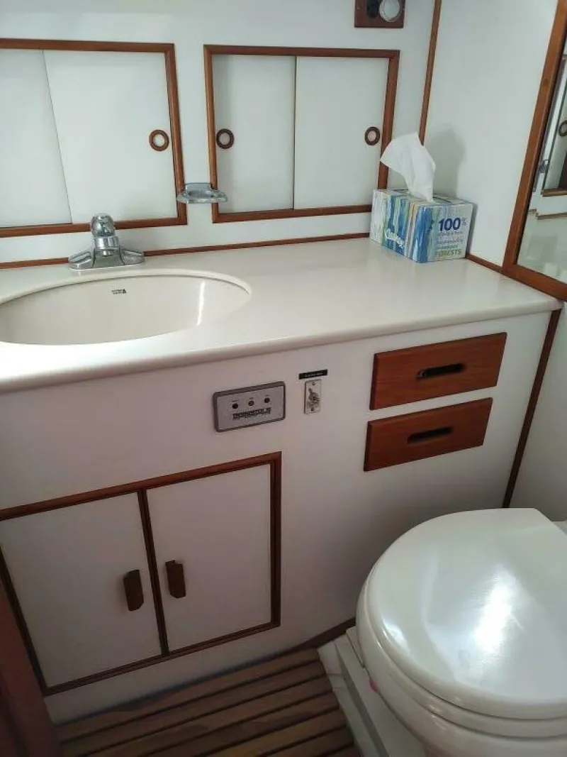 Slide: The Image of Grand Banks Eastbay 40 Flybridge 1996 - 5280812