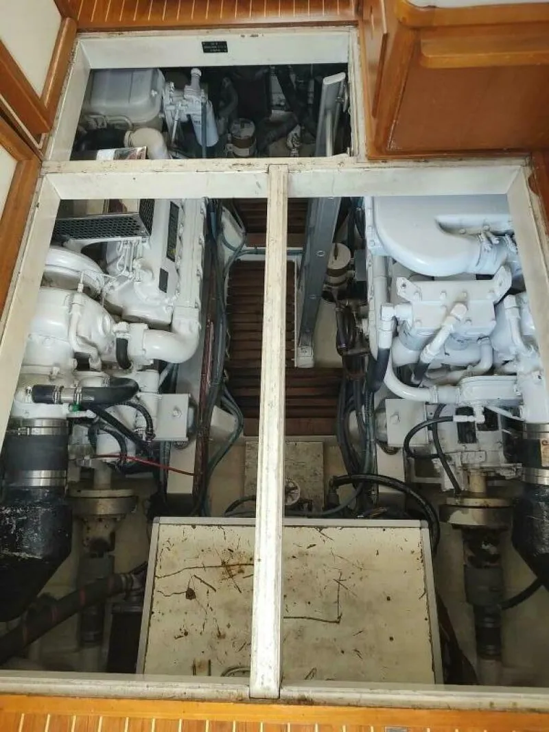 Slide: The Image of Grand Banks Eastbay 40 Flybridge 1996 - 5284579