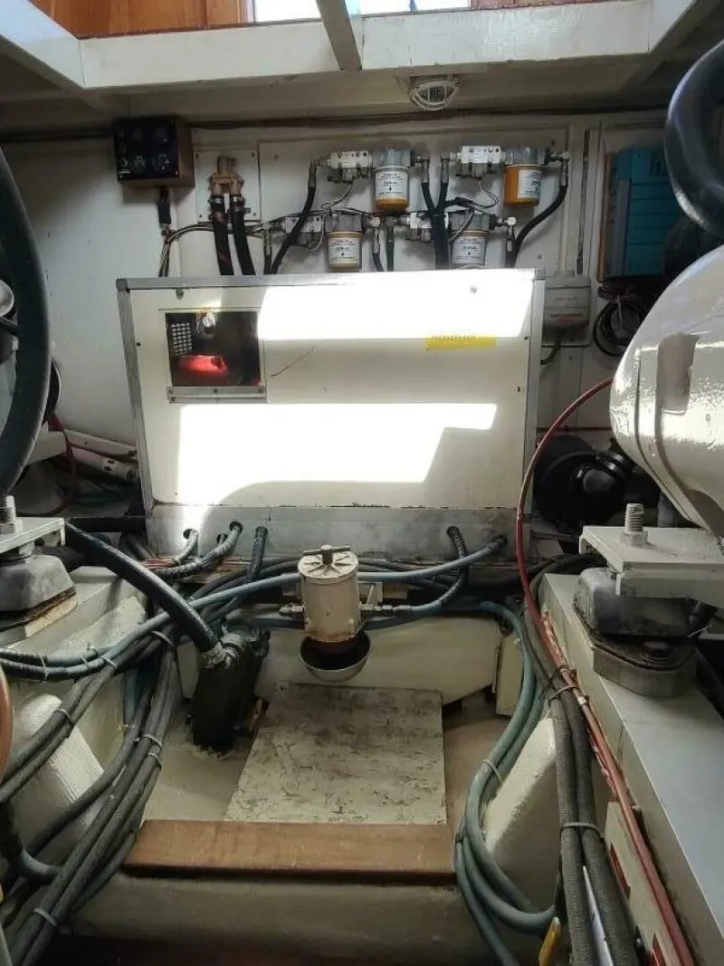 Slide: The Image of Grand Banks Eastbay 40 Flybridge 1996 - 5280830