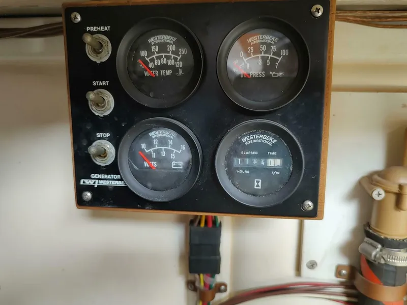 Slide: The Image of Grand Banks Eastbay 40 Flybridge 1996 - 5280834