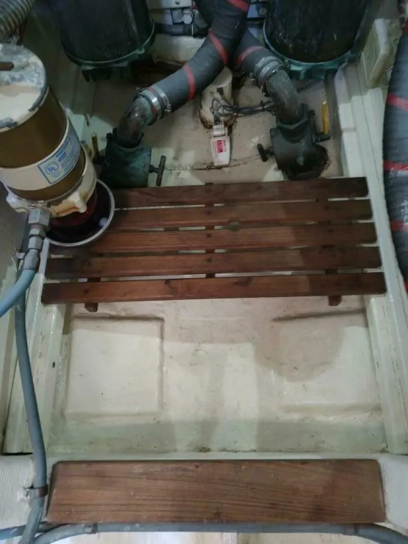 Slide: The Image of Grand Banks Eastbay 40 Flybridge 1996 - 5280848