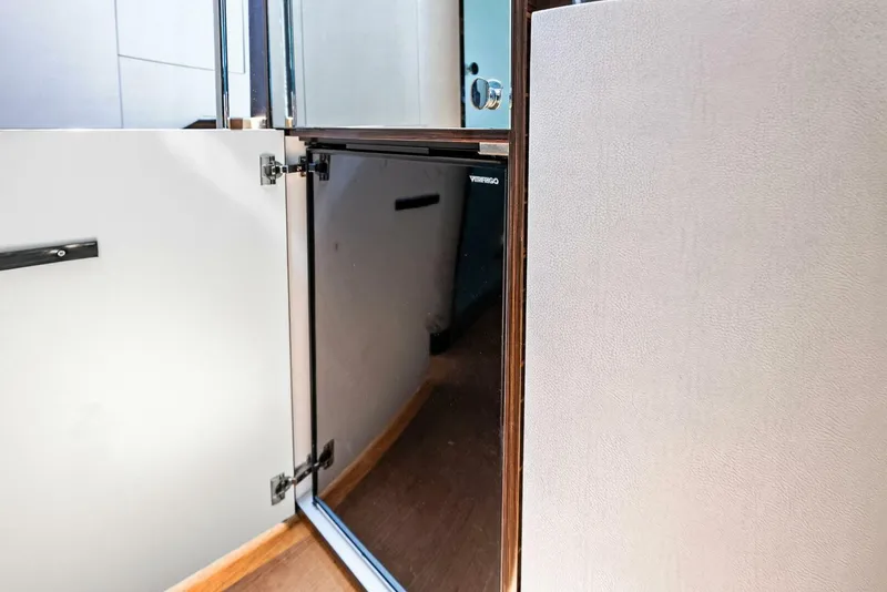 Slide: The Image of Zeelander Z5 2024 - 5238596