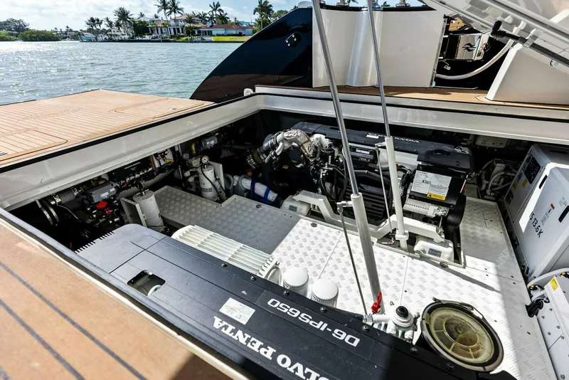 Slide: The Image of Zeelander Z5 2024 - 5238605