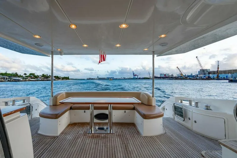 Slide: The Image of Azimut Fly 2011 - 5198431