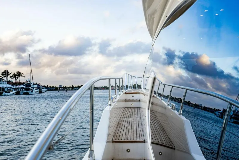 Slide: The Image of Azimut Fly 2011 - 5198560