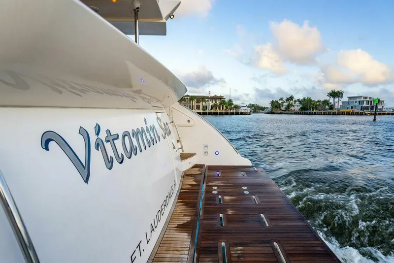 Slide: The Image of Azimut Fly 2011 - 5198578