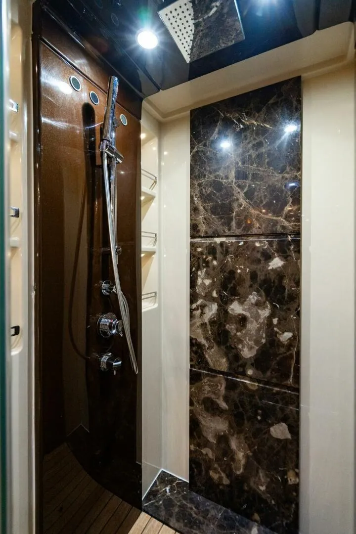 Slide: The Image of Azimut Fly 2011 - 5198585