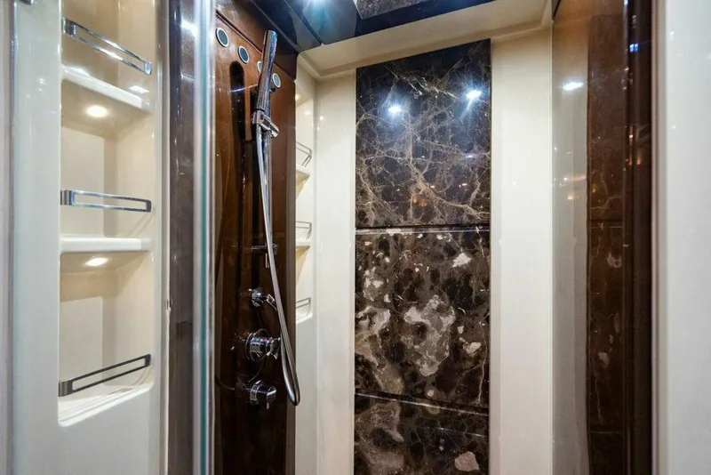 Slide: The Image of Azimut Fly 2011 - 5198586