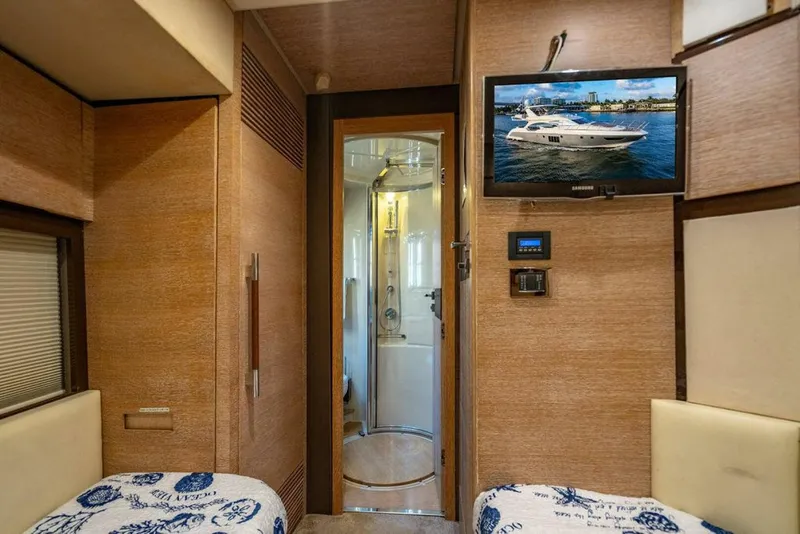 Slide: The Image of Azimut Fly 2011 - 5198587