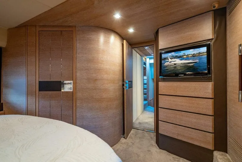 Slide: The Image of Azimut Fly 2011 - 5198591