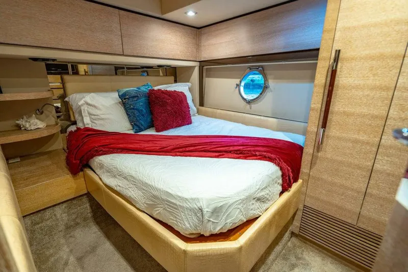 Slide: The Image of Azimut Fly 2011 - 5198595