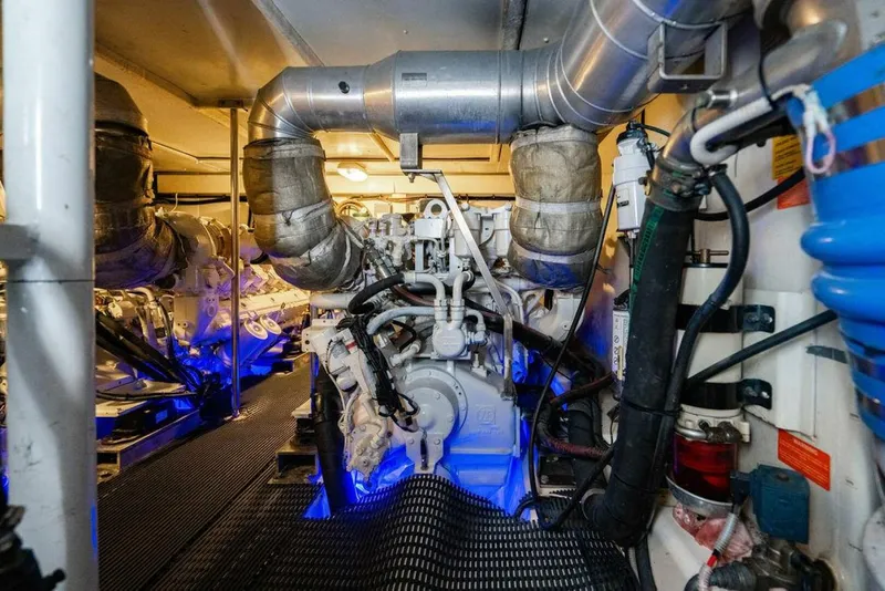 Slide: The Image of Azimut Fly 2011 - 5198601